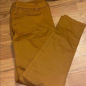 mustard colored jeggings